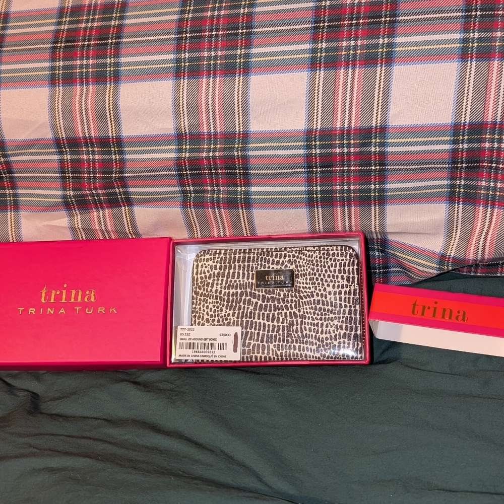 Trina Turk Monochrome Patterned Wallet